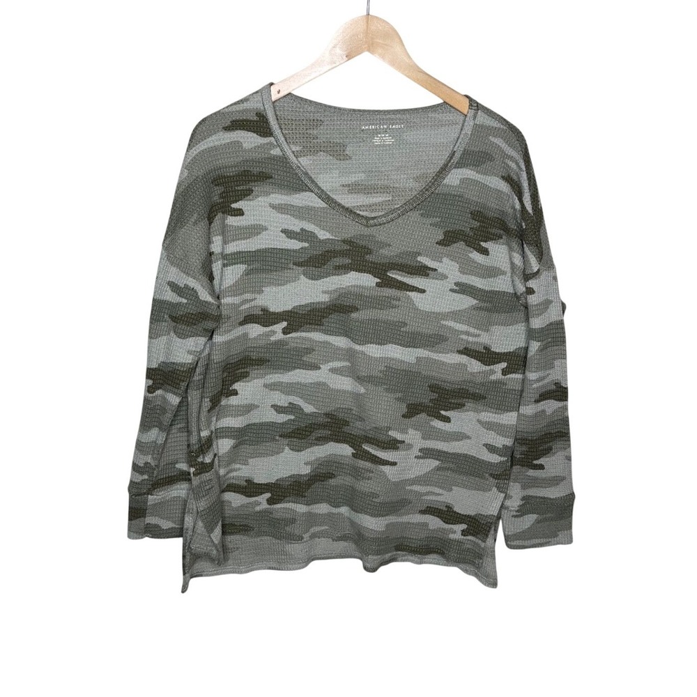 American Eagle Women's Camouflage Waffle Knit Long Sleeve Shirt size Medium Gree